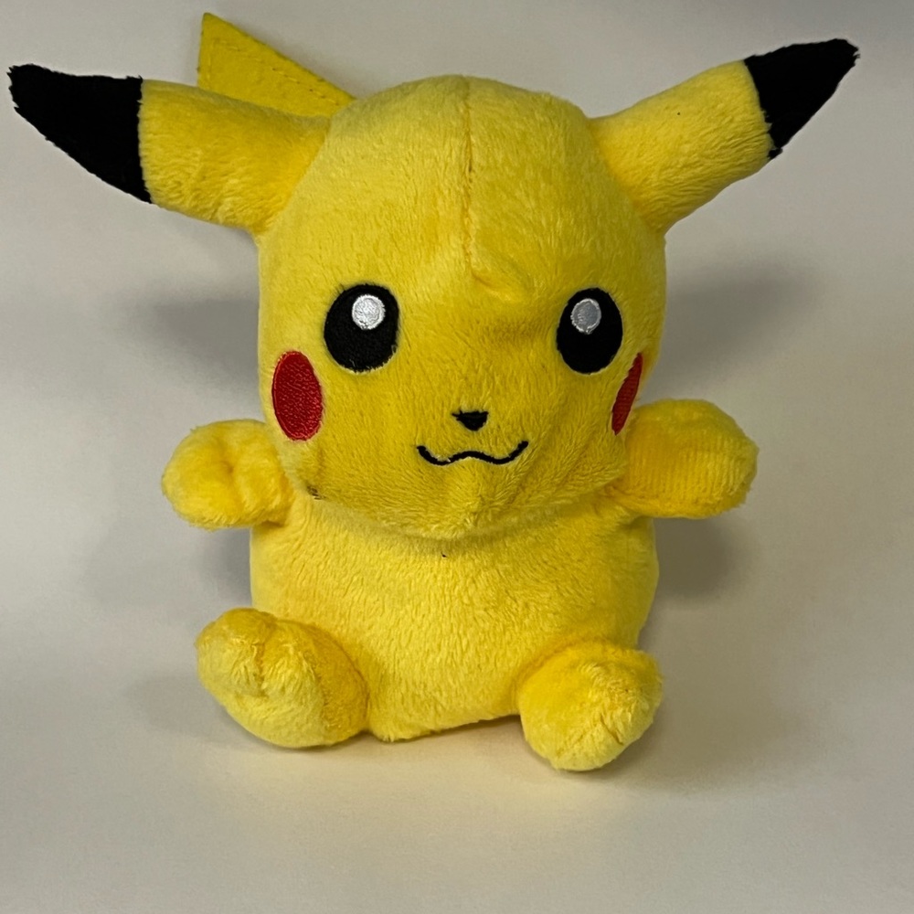 Pokémon Pikachu Plush Jakks Pacific (2007)